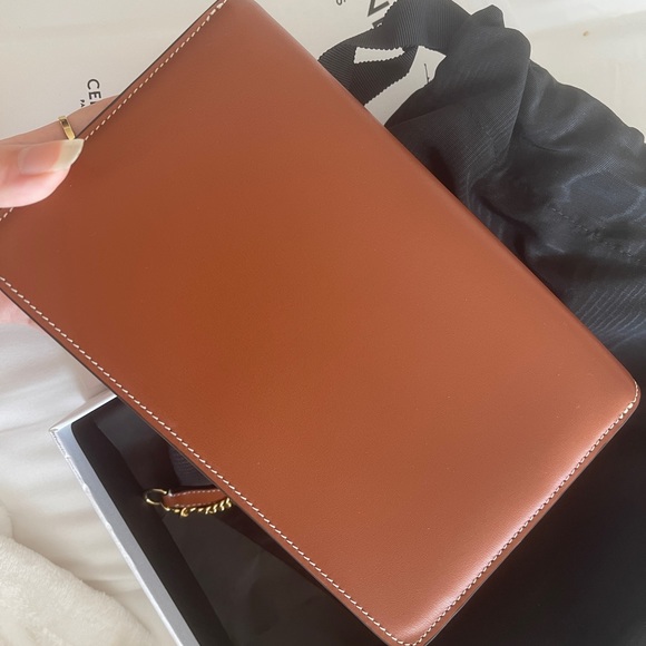 Auth. Celine Triomphe Wallet on Chain in Tan Shiny Calfskin - Picture 5 of 6